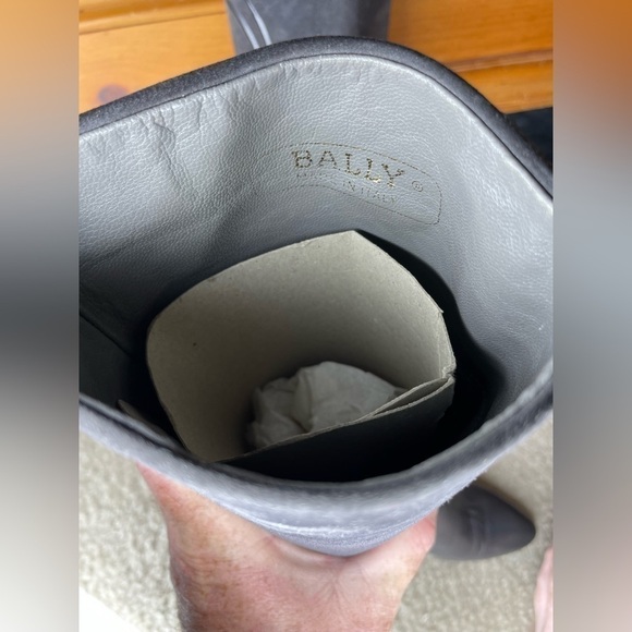 New Bally Vintage 80's Gray Suede Leather Tall Heeled Boots w/ Applique US 6    - Picture 12 of 13